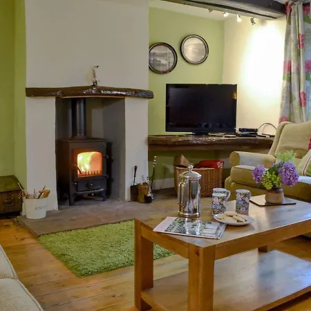 Brook House 1 - Uk1415